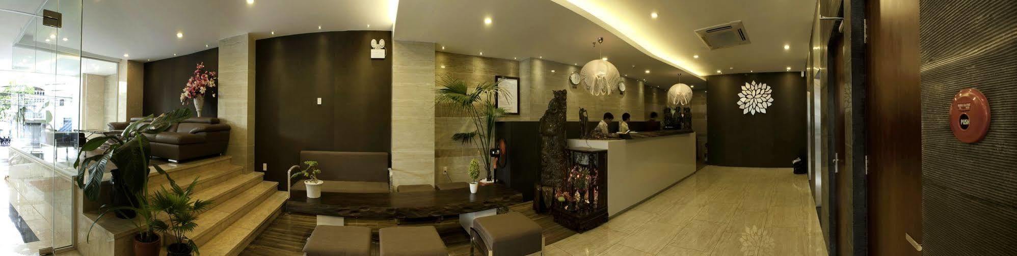 Daisy Hotel Nha Trang Esterno foto
