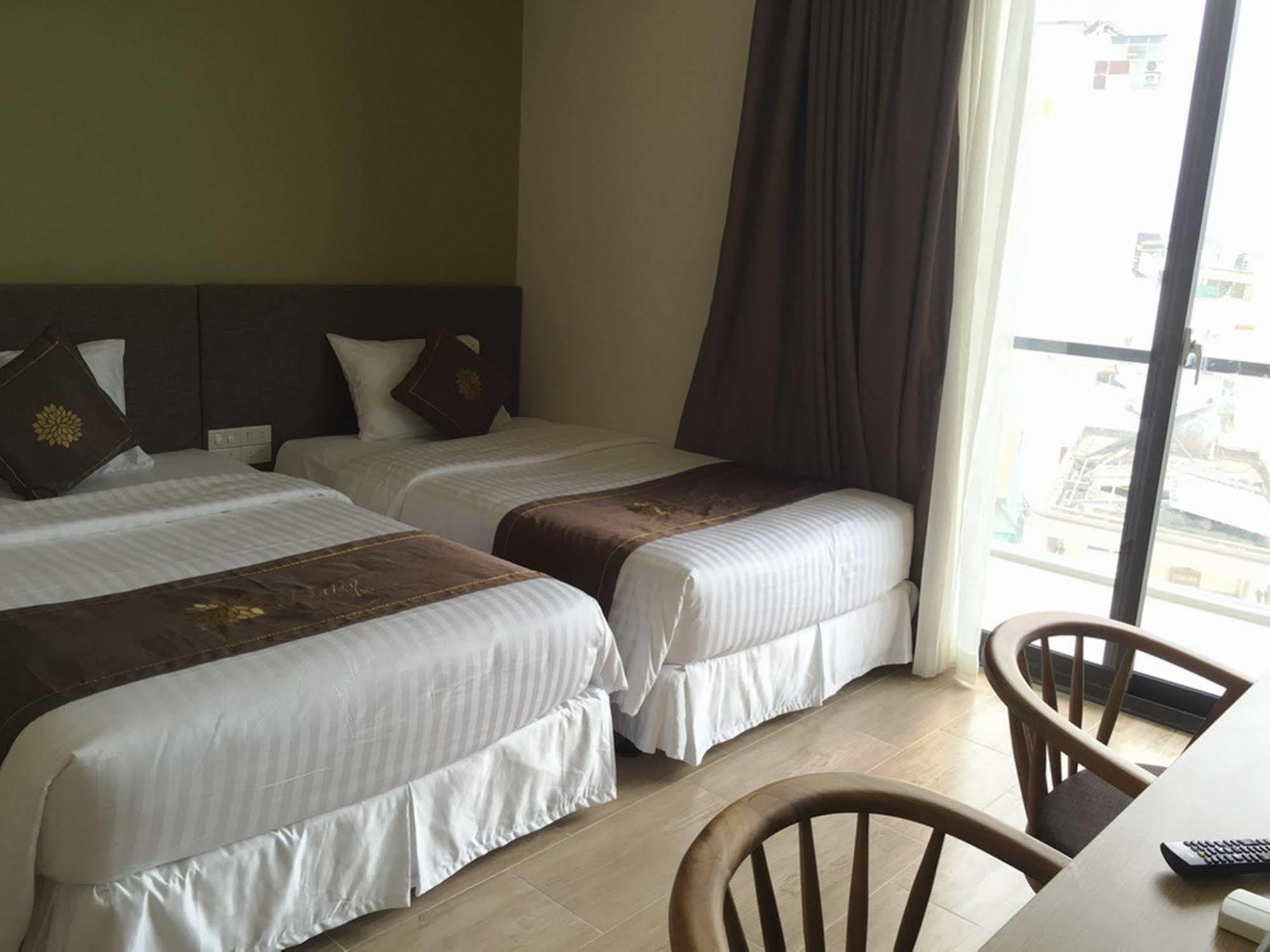Daisy Hotel Nha Trang Esterno foto
