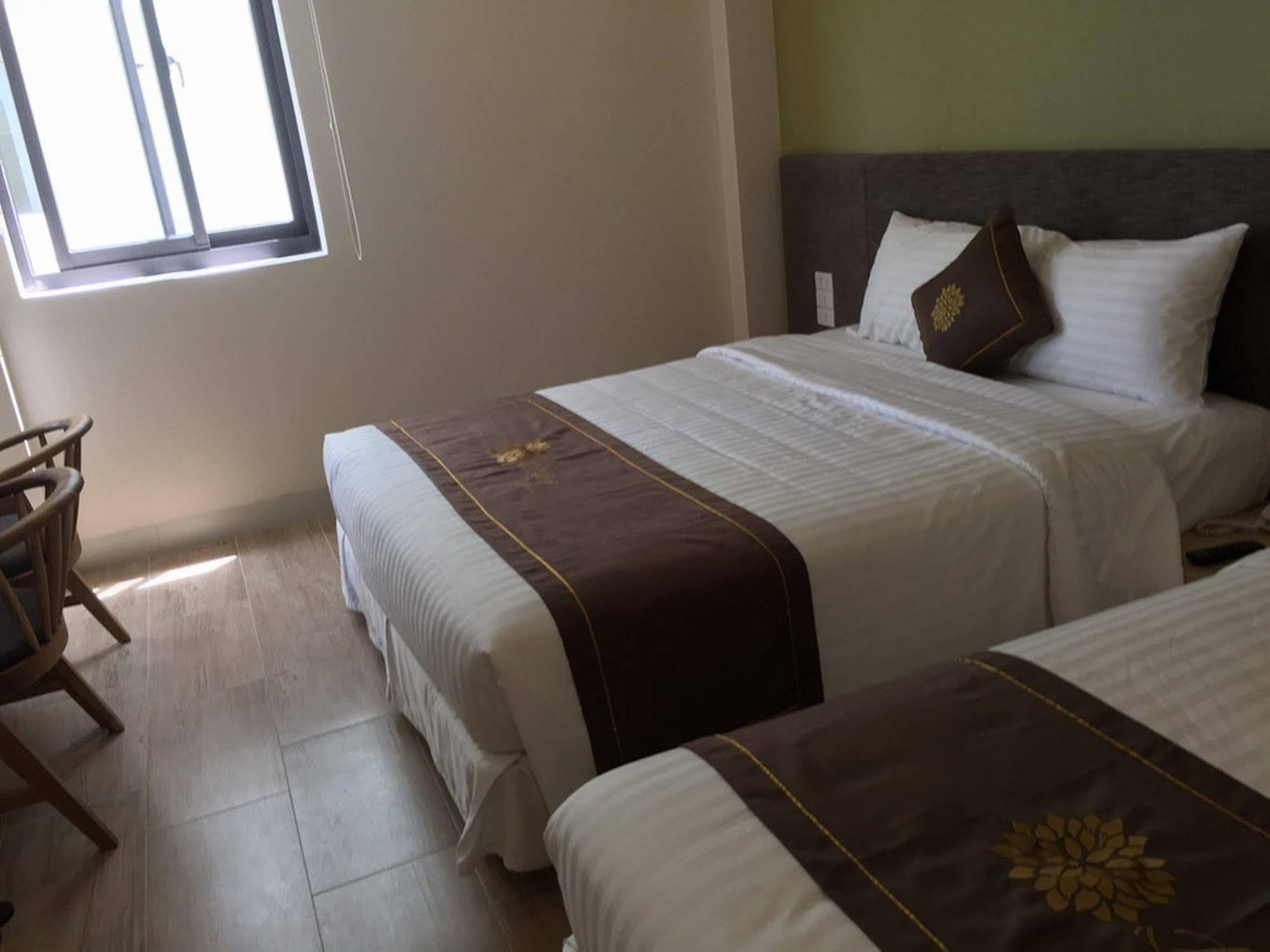 Daisy Hotel Nha Trang Esterno foto
