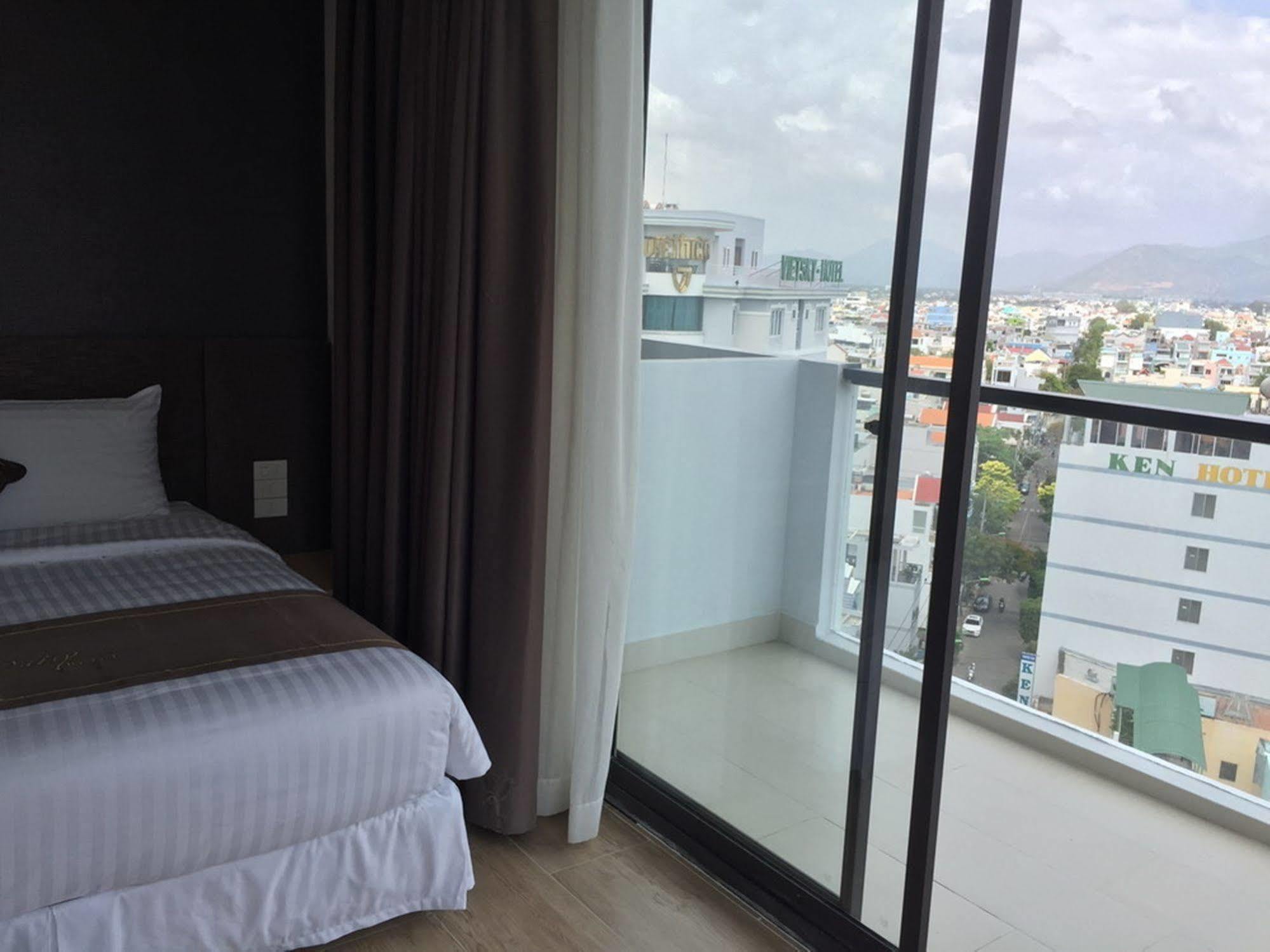 Daisy Hotel Nha Trang Esterno foto