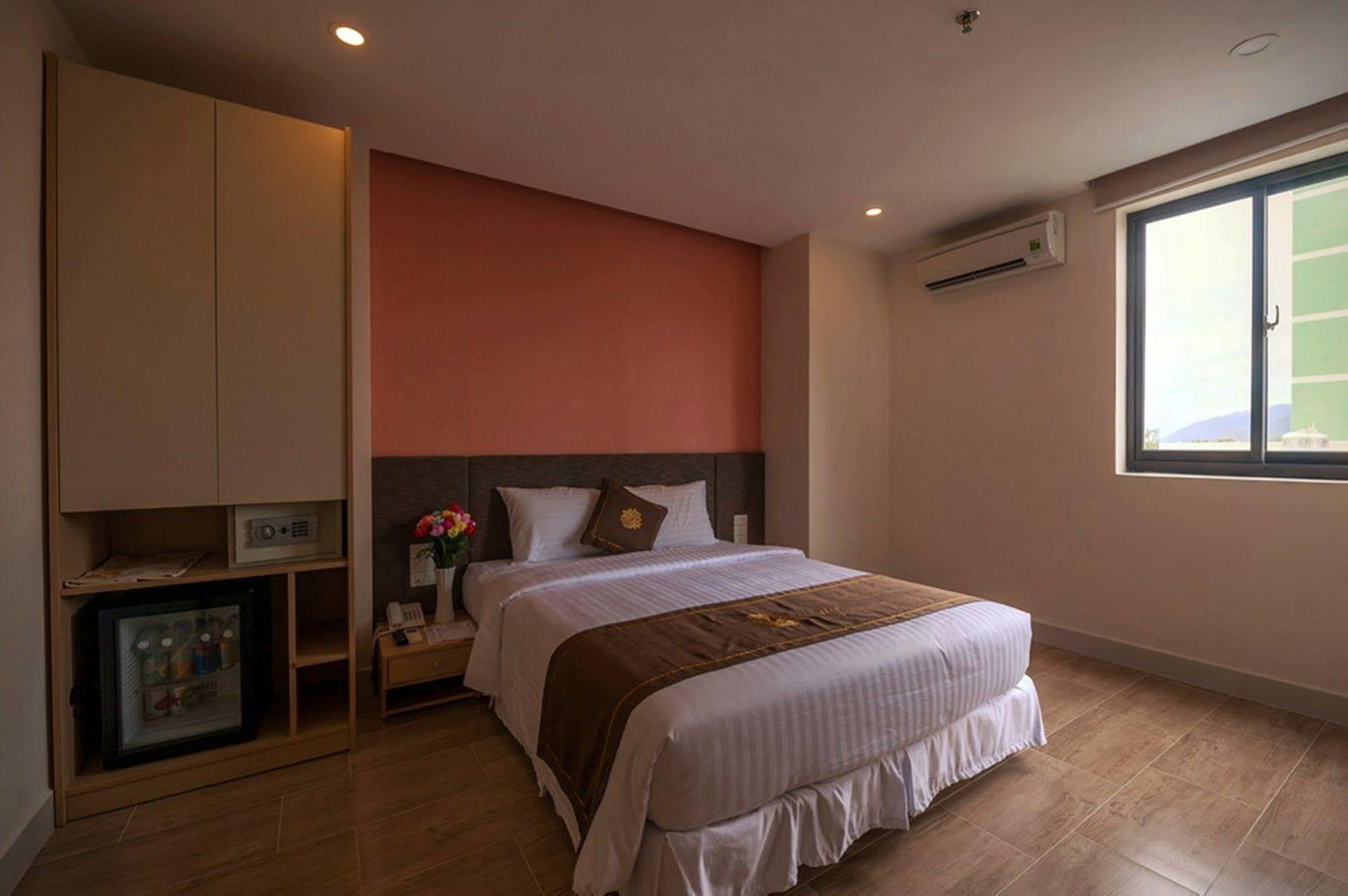 Daisy Hotel Nha Trang Esterno foto