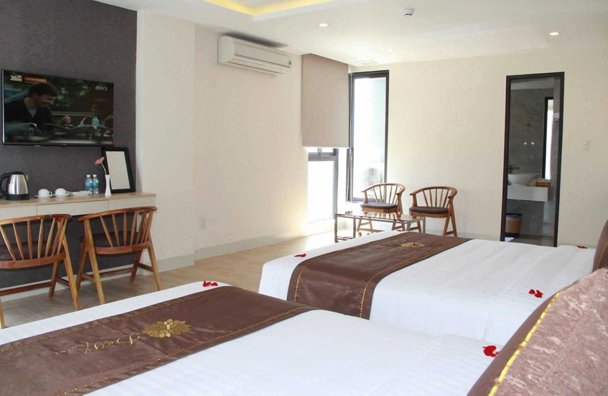 Daisy Hotel Nha Trang Esterno foto
