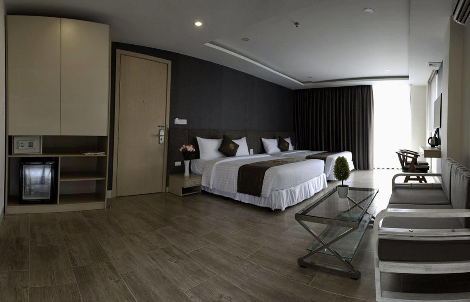 Daisy Hotel Nha Trang Esterno foto
