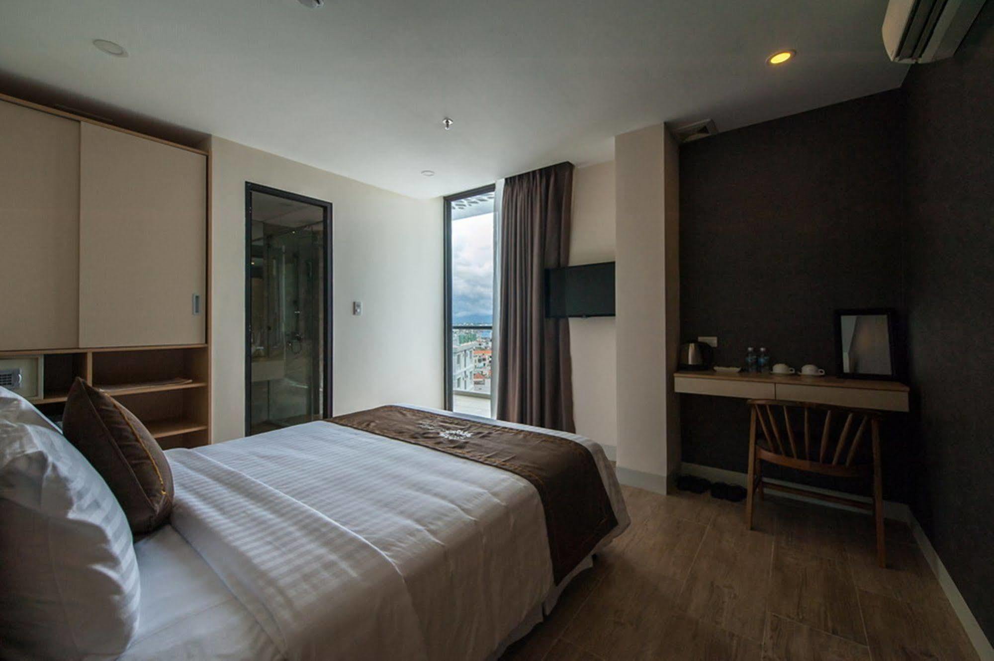 Daisy Hotel Nha Trang Esterno foto