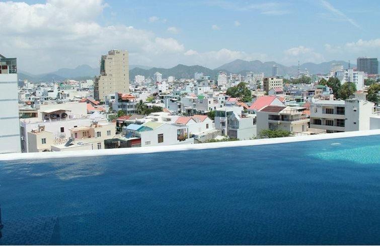 Daisy Hotel Nha Trang Esterno foto