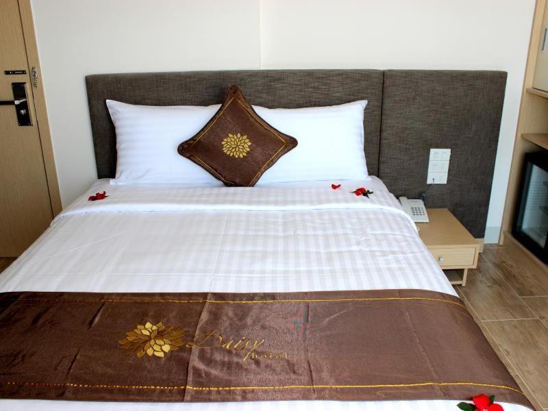 Daisy Hotel Nha Trang Esterno foto