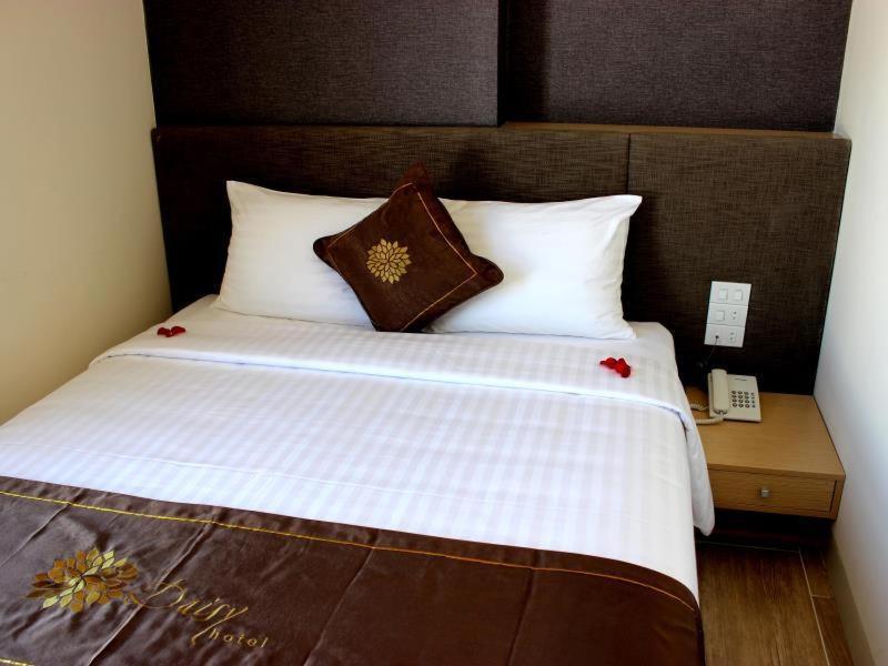 Daisy Hotel Nha Trang Esterno foto